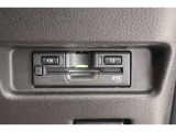 ■ETC車載器装着済み。ETCカードのお申し込みも、弊社にお任せ下さい。トヨタTS3カードならポイントも貯まって、車検や点検時などにご利用いただけます。
