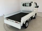 【3方開】荷台のゲートは3方向に。シーンに合わせ、効率よく荷物の積み下ろしが行えます♪