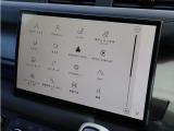 11.4インチの大型タッチスクリーンを採用。ナビゲーションや各種車両設定を直感的に操作でき、視認性にも優れた使いやすいディスプレイです。