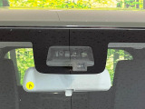 【スズキ セーフティサポート】走行中に前方の車両等を認識し、衝突しそうな時は警報とブレーキで衝突回避と被害軽減をアシスト。より安全にドライブをお楽しみいただけます。