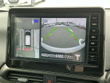 空から車を見たような「アラウンドビューモニター」!車の周りが一目で確認できるので、小さなお子様や障害物があっても安心して乗ることができます。