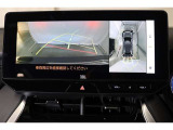 車両を上から見たような映像表示するパノラミックビューモニター付き!