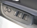 ◆パワーウィンドウスイッチ◆運転席から全席の窓の開閉操作を行うことが出来いつでも換気ができます!