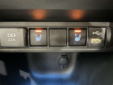 冬場に嬉しい運転席、助手席シートヒーター付きでポカポカ