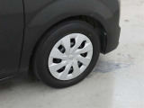 装着タイヤサイズは、175/65R15です。