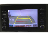駐車する際の補助として、ステアリングと連動する補助線が映るバックカメラを搭載しています