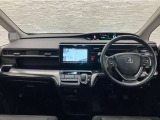 操作性に優れた運転席となります!小物入れや各ボタンの配置にこだわり、使いやすいです!座り心地もよく視認性も良好なのでロングドライブもお任せ下さい!