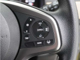 ◆アダプティブクルーズコントロール◆予め設定した車速内でクルマが自動的に加減速。前走車との適切な車間距離を維持しながら追従走行します。【LKAS】車線維持支援システムでステアリング操作を支援。