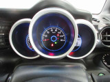 見通しのいい視界と最適なレイアウトで、見やすい・使いやすい・運転しやすいを実現♪