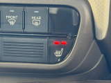 運転席側シートヒーター付きで寒い中でも快適に運転できます!