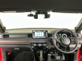 【前方視界】開放的な前方視界!運転がしやすく疲れにくいです♪窓が大きく、見通しがとっても良いおクルマですよ♪