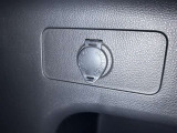 12V120Wシガーソケットが付いています。