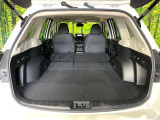 普段のお買い物や通勤、送迎等に十分な荷室スペースを確保しております。セカンドシートを倒すと、大きな荷物の積載も可能です♪