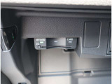 Audi正規ディーラーが高品質をお約束。高度な訓練・教育を受けたAudi専任メカニックが、100項目にもおよぶ精密な点検を実施。すべてクリアしたAudi車だけ、あなたのお手元に届けられるのです
