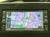 見やすい地図表示で、目的地までのルートをスムーズに検索。渋滞情報も確認できるので、効率的な移動が可能です。