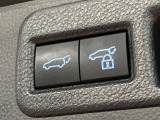 【パワーバックドア】スマートキーや運転席のボタンを押すだけでリアゲートが自動で開閉します!荷物を持っている時や、高い位置にあるバックドアを閉める際に便利な機能です♪