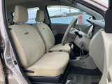 ゆったりと座れるシートで、長距離運転も快適です。運転しやすいポジションで、運転に集中できます。