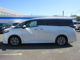 車両の乗降りがしやすいようにアシストグリップも持ちやすい位置に!