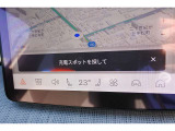 ルート案内やエンターテイメント機能を利用する際も、ステアリングから手を離す必要はありません。