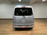 国道1号線沿い(京都方面)にございます。公共交通機関ですと京阪電車「枚方市」(京橋から特急で1駅)よりバス「国道池ノ宮」徒歩約5分です。