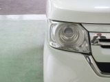 LEDヘッドライトは、点灯の瞬間から光量を発揮し、突然暗くなるトンネルなどでの安定感を高めます。