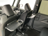 【シートバックテーブル】助手席シートをアレンジでテーブルに変身♪車内でのお食事などで活躍します♪