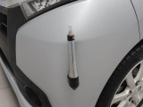 【手動伸縮式コーナーコントロール】運転席からの死角をカバーします。