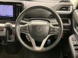 【純正革巻きステアリング】上質な革を使用することで、手にしっかり馴染みとても運転しやすいハンドルです♪