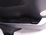 後部座席用ドリンクホルダーです。
