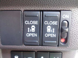 両側とも電動オートスライドドアです。運転席からも操作できて便利です。