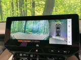 【パノラミックビューモニター】専用のカメラにより、上から見下ろしたような視点で360度クルマの周囲を確認することができます☆死角部分も確認しやすく、狭い場所での切り返しや駐車もスムーズに行えます。