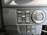 両側パワースライドドア付きだから、狭い駐車スペースなどでの 乗り降りラクラク!小さなお子さまのいるご家庭には嬉しい装備。