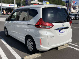 広々とした車内空間に優れた燃費性能。更にデザインも上質で人気のお車です!
