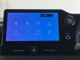 いまや必須装備「ナビゲーション」搭載!知らない場所に、スイスイッとドライブ。なんて便利な機能でしょうか?もう、これなしではハンドルを握れませんね!でも、運転中の操作は危険ですのでご注意ですね♪