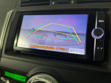 【バックカメラ】駐車時に後方がリアルタイム映像で確認できます。大型商業施設や立体駐車場での駐車時や、夜間のバック時に大活躍!運転スキルに関わらず、今や必須となった装備のひとつです!