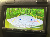 【バックカメラ】駐車時に後方がリアルタイム映像で確認できます。大型商業施設や立体駐車場での駐車時や、夜間のバック時に大活躍!運転スキルに関わらず、今や必須となった装備のひとつです!