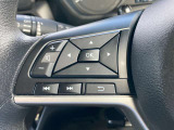 手元でナビの音量調整等が出来るのでナビの操作によるわき見運転を防止することが出来ます。