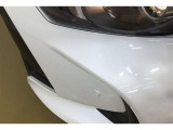 コーナーセンサーを車の前後に装備。障害物までの距離に応じて警告音を変えてお知らせ。縦列駐車時や駐車場・車庫などでの取り回しをサポートします。詳細は販売店スタッフまでおたずねください。