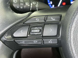 ステアリングスイッチ装備!運転しながら手元でオーディオの操作などができます。
