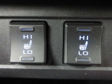 運転席・助手席にはシートヒーター装備。
