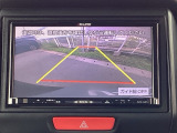 バックモニター付きで、車庫入れやバック時の後方確認をサポート。