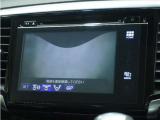 ◆マルチビューカメラシステム◆運転席から見づらい前後左右を、ナビ画面の映像で確認。見通しの悪い交差点や狭い道でのすれ違い、駐車などをサポートします。
