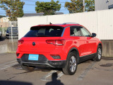 2. 認定中古車保証1年間距離無制限の保証とロードアシスタンスサービスが全車に付帯されています。また、1年間または2年間の延長保証(有償)もご利用いただけます。