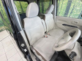 運転席シート廻りは使用感も少なく、良好な状態となっています。丁寧に使われていたことがよくわかりますね。