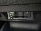 ETC車載器はグローブボックス内に収納されています。