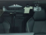 ドライブレコーダー装備:車の走行中の主に外観を中心に記録する撮影機材です!交通事故発生時の責任の所在を明確にしたり、観光等を記録するのにも役立ちます!