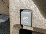 アクセサリーソケットを装備。車内アクセサリーの電源として便利です。