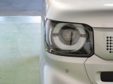 LEDヘッドライトは、点灯の瞬間から光量を発揮し、突然暗くなるトンネルなどでの安定感を高めます。