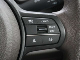 アダプティブクルーズコントロールが装備されており、高速道路での疲労軽減と燃費運転に貢献します!