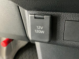 【アクセサリーソケット】12Vの電源は使いやすい位置に装備!用途は様々、スマホの充電やドラレコの電源として役に立ちます♪